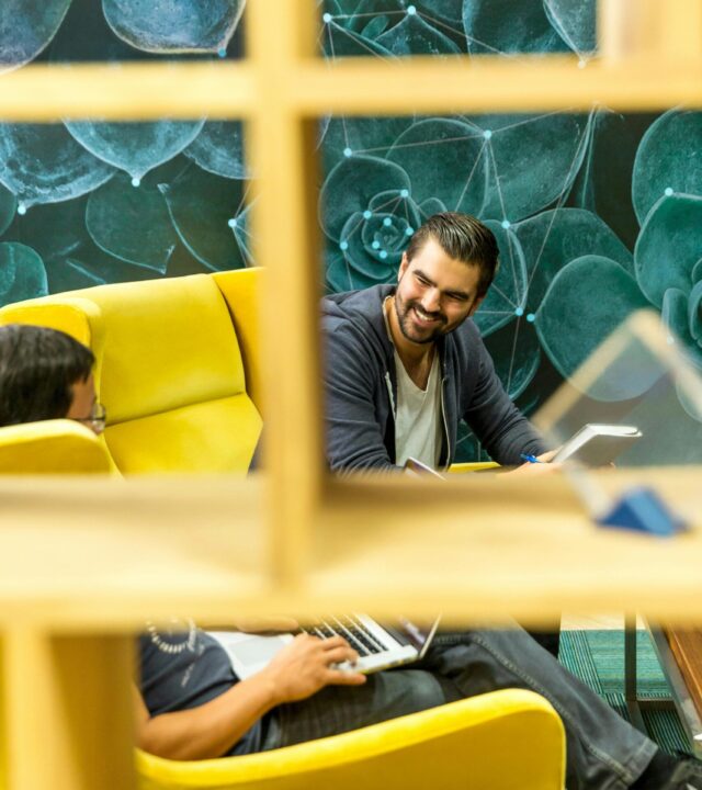 pexels-linkedin-sales-navigator-1251849